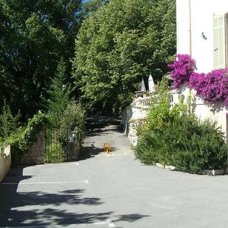 Szálloda Logis La Bellaudiere Grasse