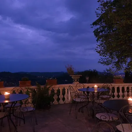 Logis La Bellaudiere Hotel