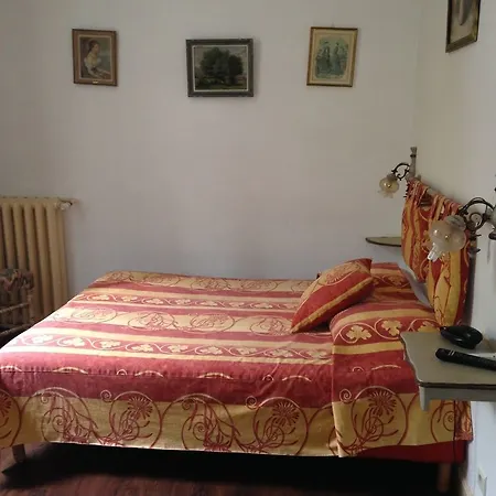 Logis La Bellaudiere Hotel 2*