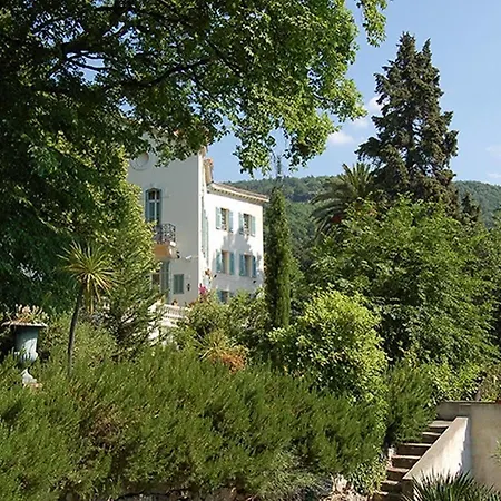 Hotel Logis La Bellaudiere 2*