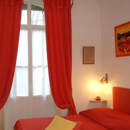 Logis La Bellaudiere Hotel 2*